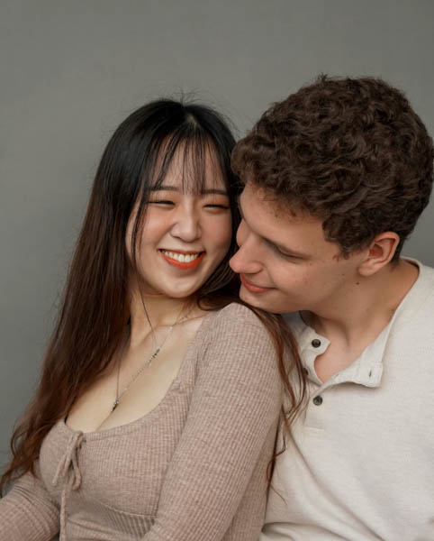 idei de posing - couple photography - fata care editeaza