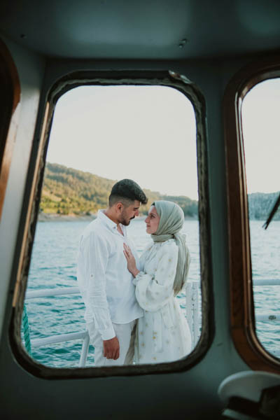 idei de posing - couple photography - fata care editeaza