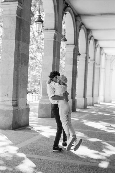 idei de posing - couple photography - fata care editeaza