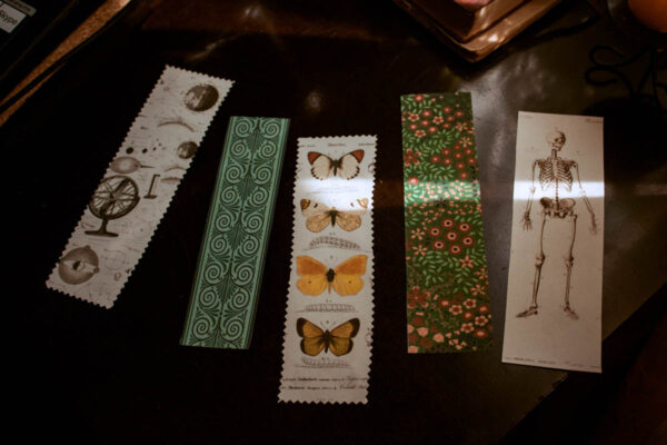 vintage bookmark set - print it yourself - fata care editează